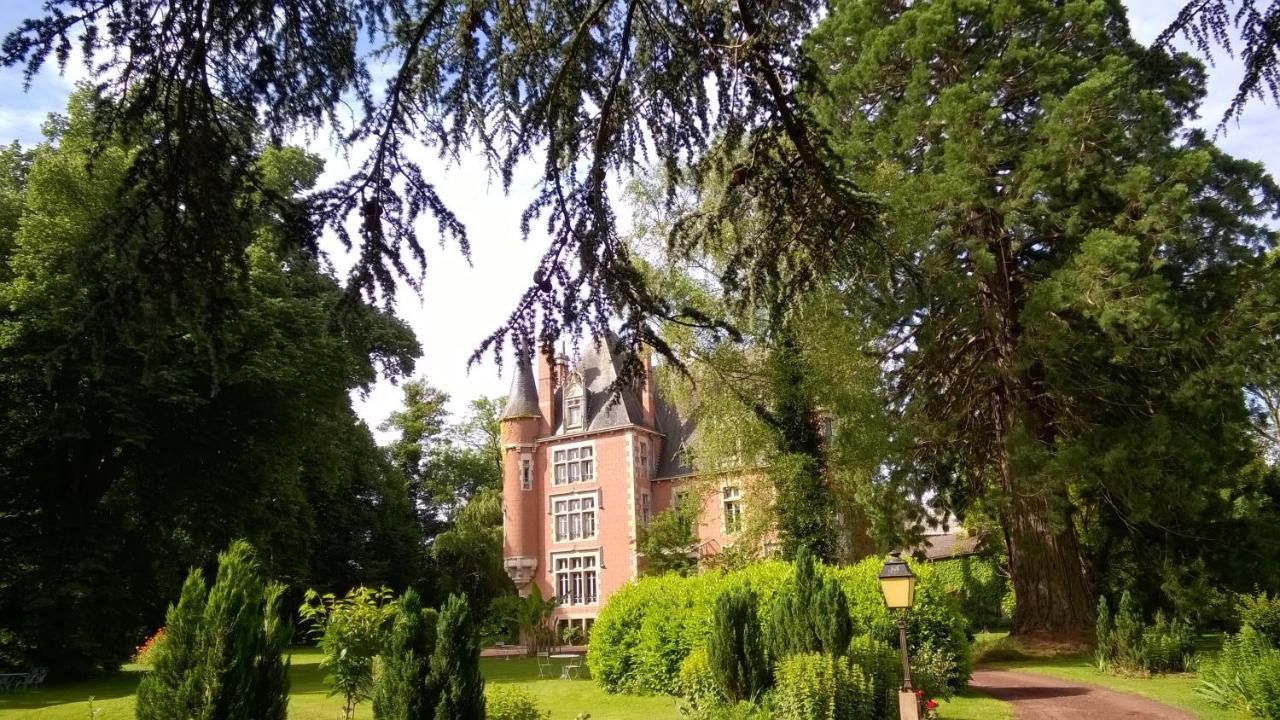 Château de la Vernède Saint-Rémy-de-Chargnat Exterior foto